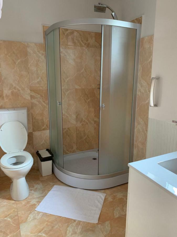 מלון בוסטאני Vila Curcubeu מראה חיצוני תמונה